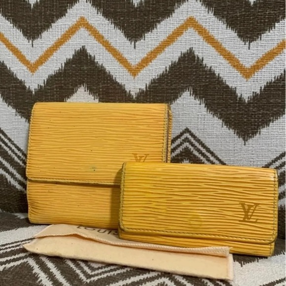 Authentic lv bundle set - Picture 8 of 8